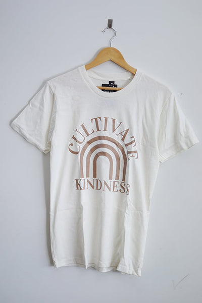 Cultivate kindness tees SIZE XL